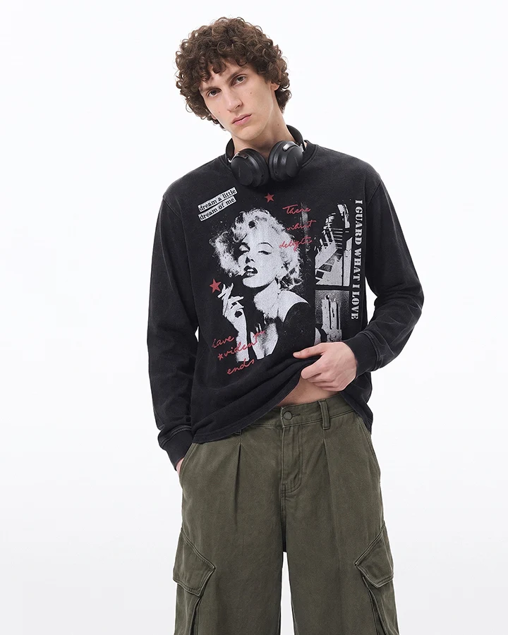 KIIKIO Vintage Portrait Graphic Washed Long Sleeve Tee