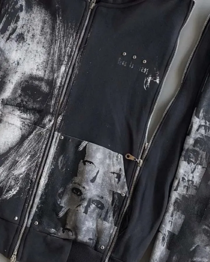 KIIKIO Vintage Graphic Zip-Up Hooded Sweatshirt