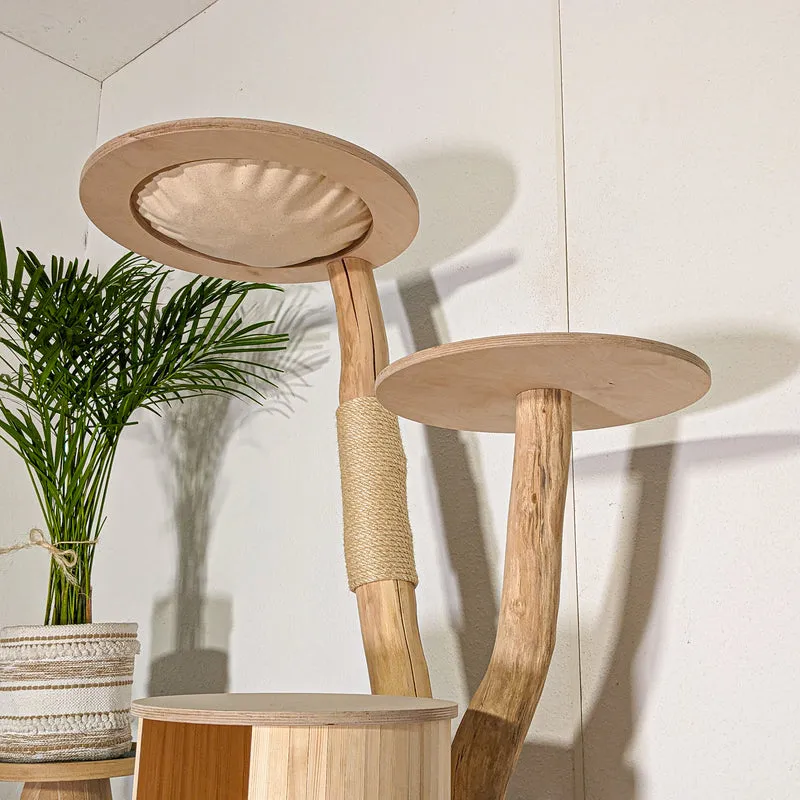 Naturkratzbaum 4503 Kratzbaum Natur Holz Design 135 cm hoch Katzenbaum