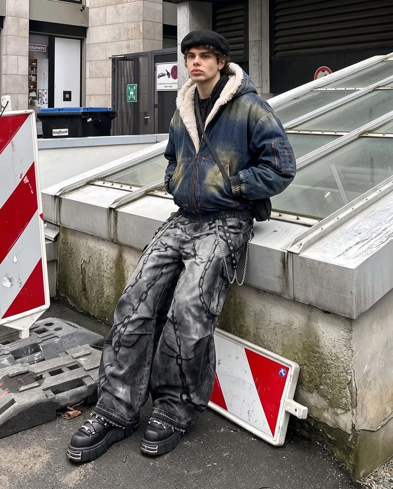 KIIKIO SYMBIOTE Chain-Graphic Distressed Cargo Pants