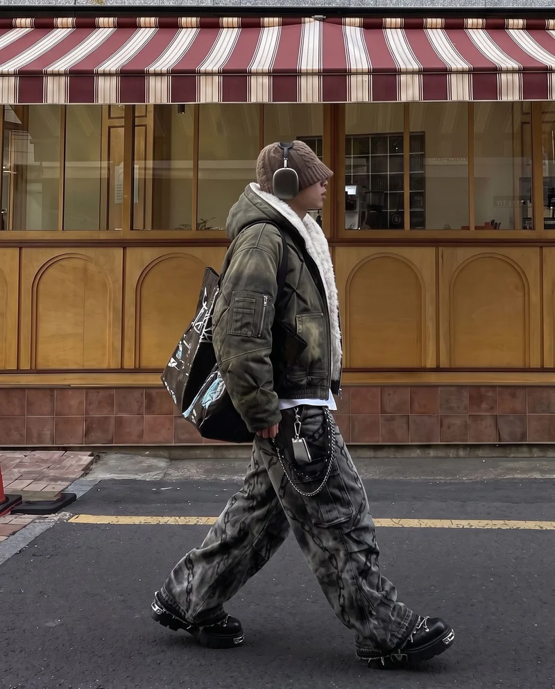 KIIKIO SYMBIOTE Chain-Graphic Distressed Cargo Pants