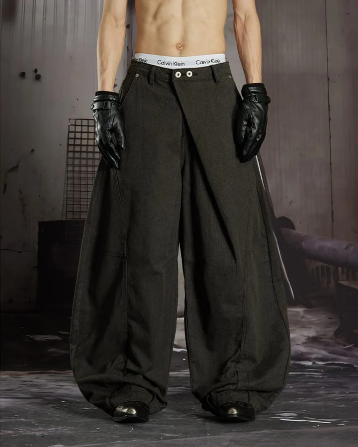 KIIKIO Utility Washed Pleated Curve Jeans