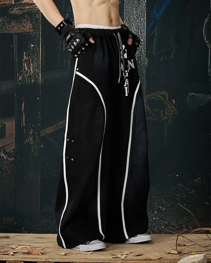KIIKIO High Street Printed Sweatpants
