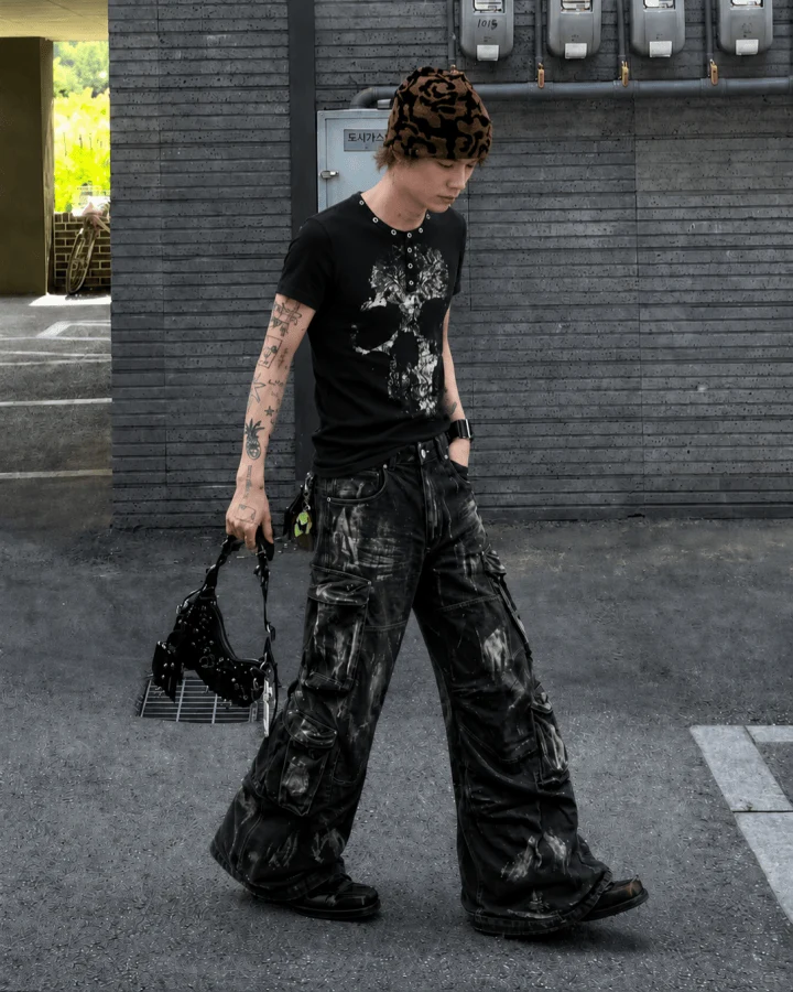 KIIKIO Dark Street Metal-Decorated Crew Neck Tee