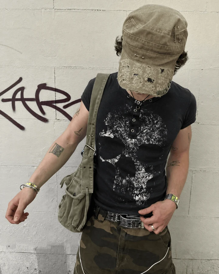 KIIKIO Dark Street Metal-Decorated Crew Neck Tee