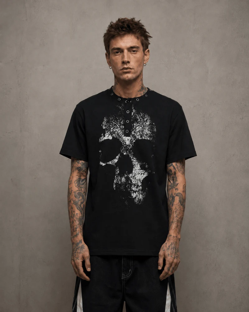 KIIKIO Dark Street Metal-Decorated Crew Neck Tee