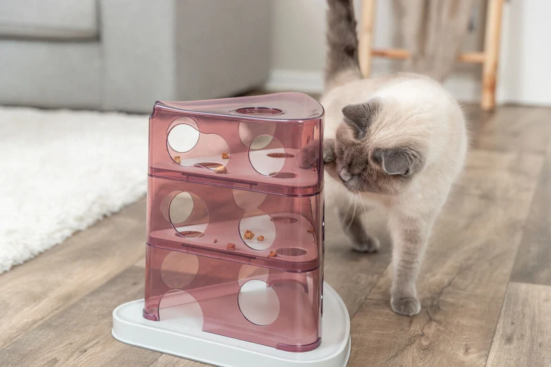 Strategiespiel Cheese Tower für Katzen mit bis zu 3 Ebenen für gezieltes Pföteln
