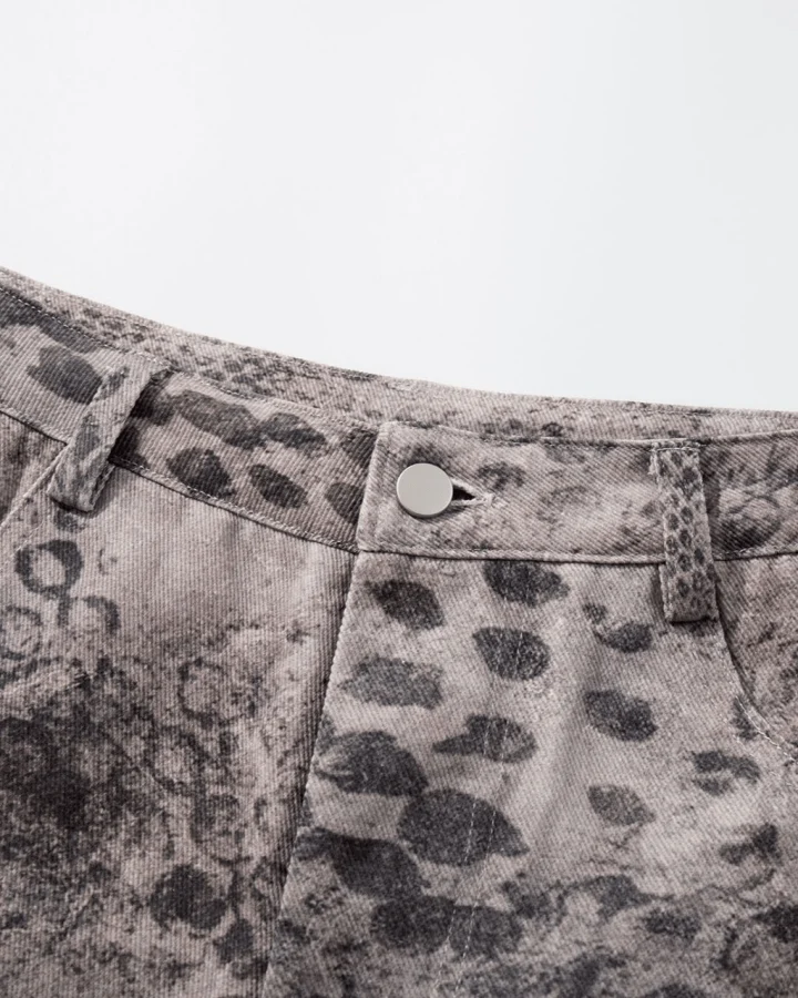 Retro Graphic Spiked Detail Denim Shorts