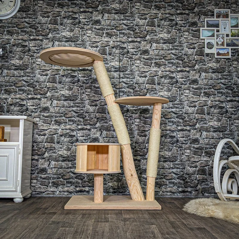 Naturkratzbaum C0010 Kratzbaum Natur Holz Design 134 cm hoch Katzenbaum