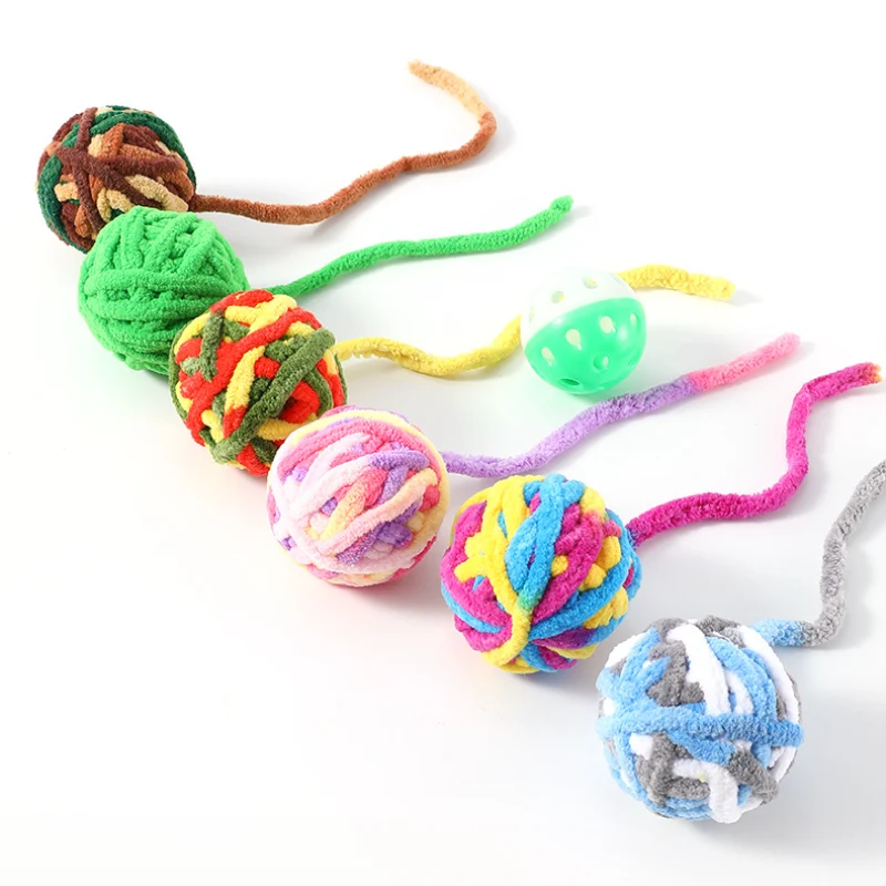 Katzenball Plüsch mit Glockenball PP-Material in mehreren Farben erhältlich, lichtecht und langlebig (1 Stück)