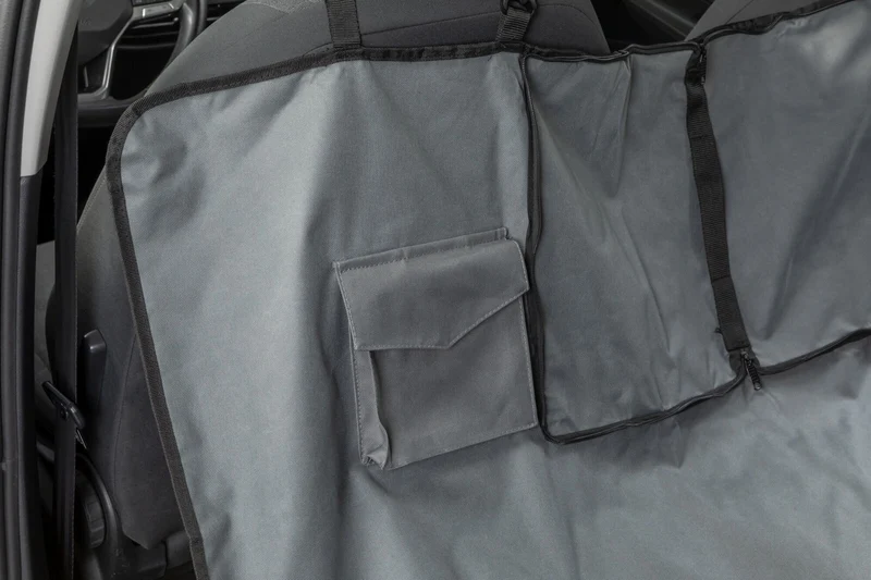 Autoschondecke mit Taschen und integrierter Packfunktion