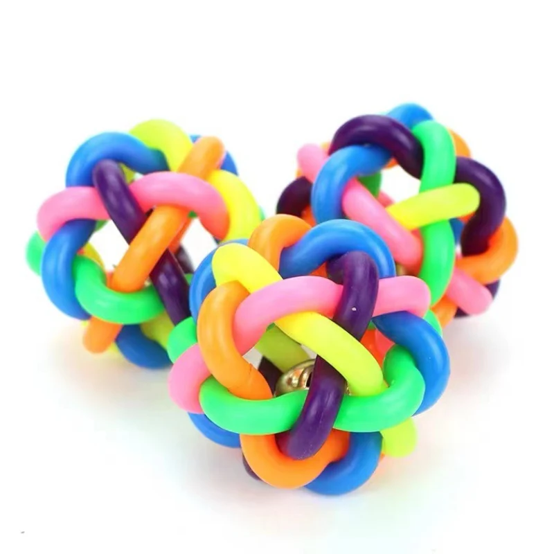 Katzenspielzeug, Interaktive 9 cm Buntes Hohl Katzenball Eingebaute Klingel für alle Katzenliebhaber & Spielen