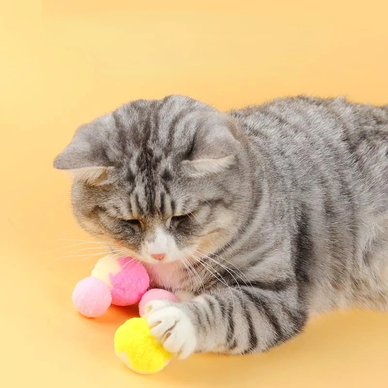 Katzen Spielzeug, Bunte Katzenball aus Polyester-Faser, Selbstspielendes & Lustiges Katzenspielzeug in Blau, Gelb und Rosa