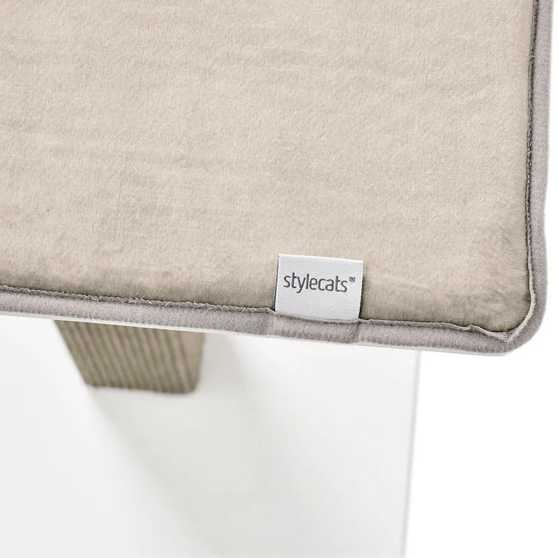 Kratzsäule Clu Small mit Liegefläche