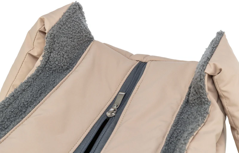 Puffertasche für Hunde in blush mit grauem Teddyfutter